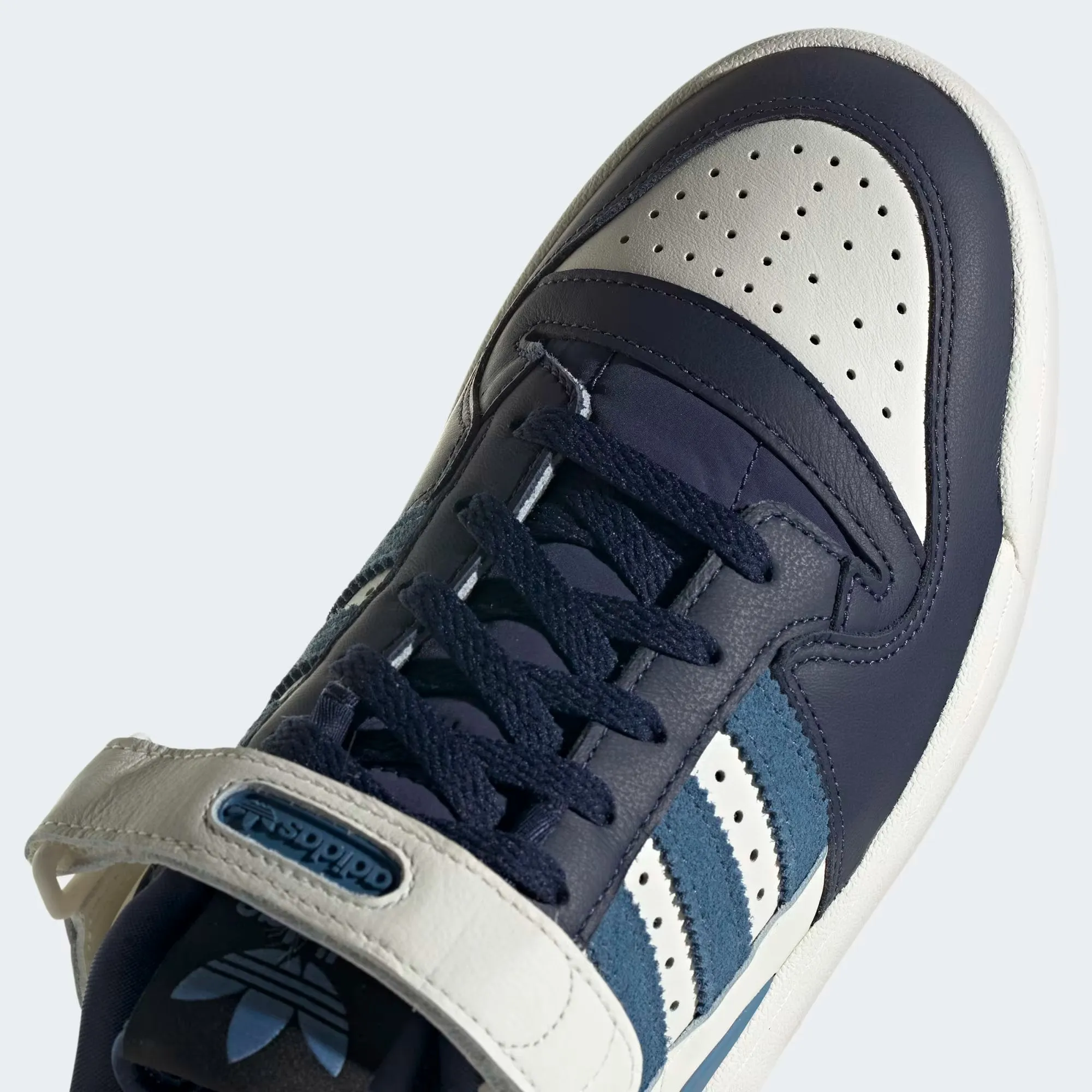 Adidas Originals Forum 84 Low Unisex Sneakers, Cream/Navy