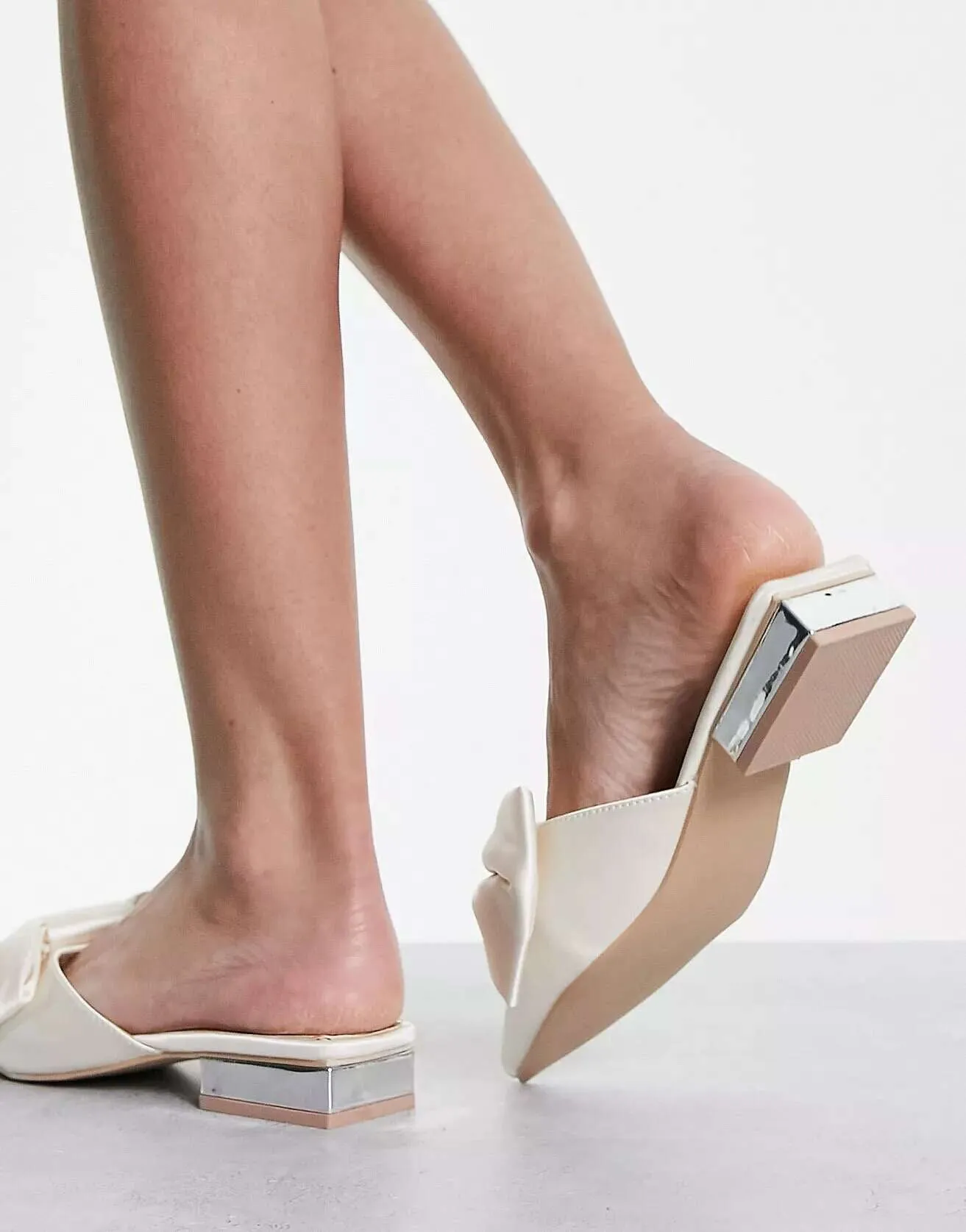 Be Mine Bridal Alezae Ivory Open Back Bow Slippers